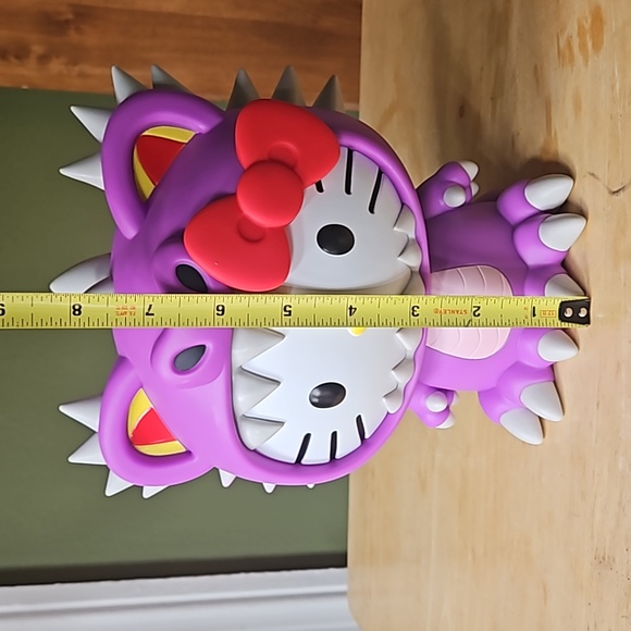 HELLO KITTY KAIJU FIGURAL BANK - Picture 8 of 9